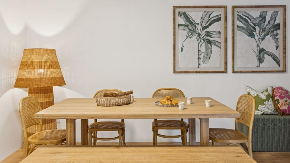 Seating area, Dining area