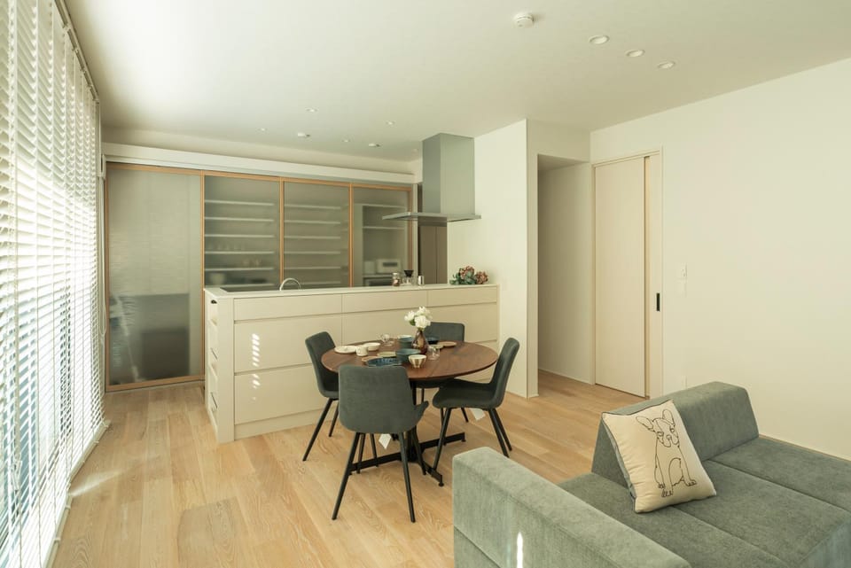 Kitchen or kitchenette, Living room