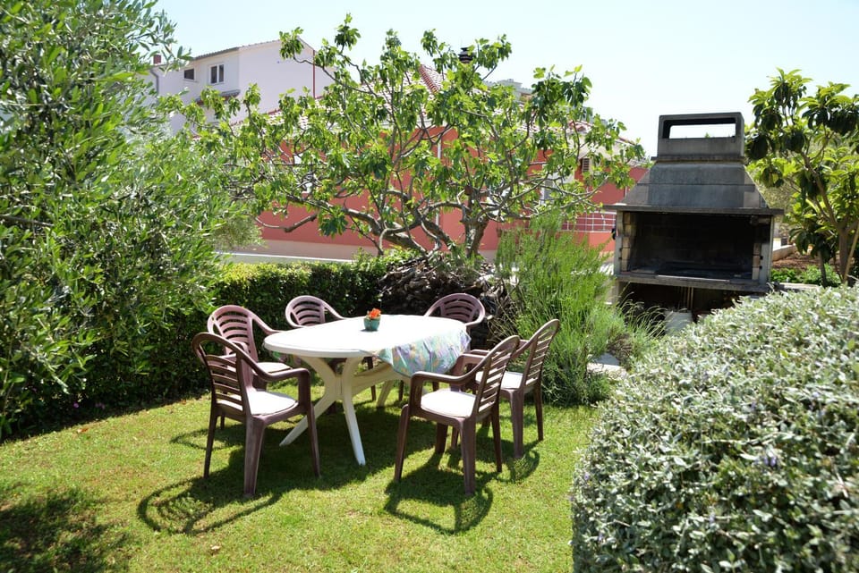 BBQ facilities, Garden