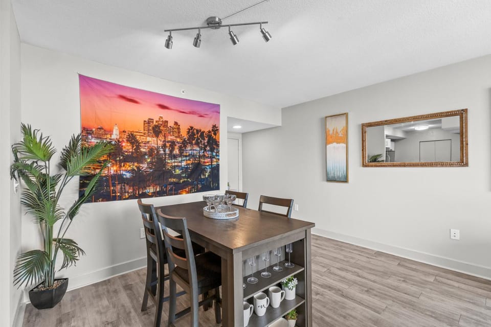 2Bedroom 2 Bath condo 10 Mins Walking To Jackson Memorial Hospital Apartment in Miami