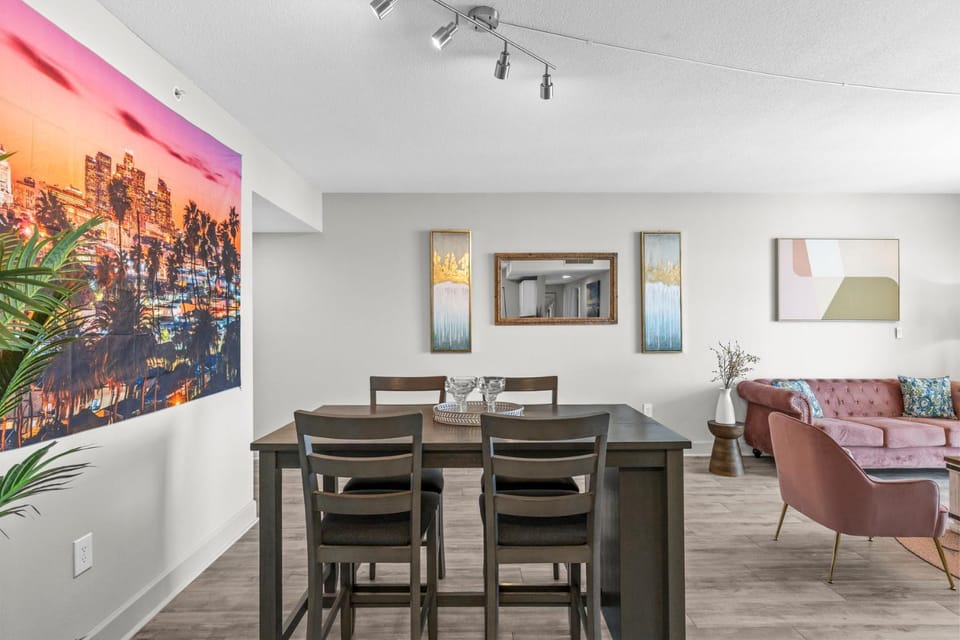 2Bedroom 2 Bath condo 10 Mins Walking To Jackson Memorial Hospital Apartment in Miami