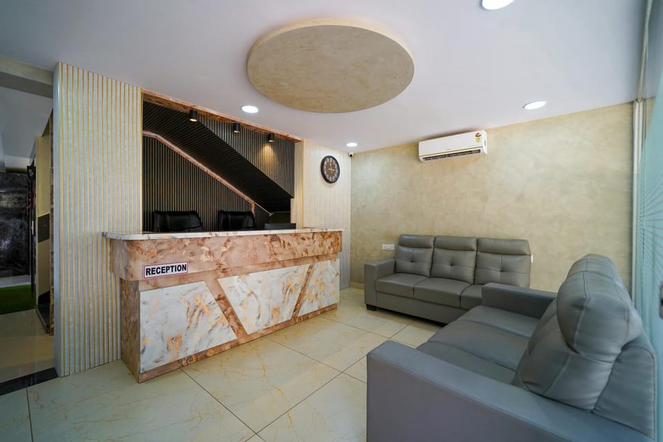Lobby or reception, Seating area, air conditioner