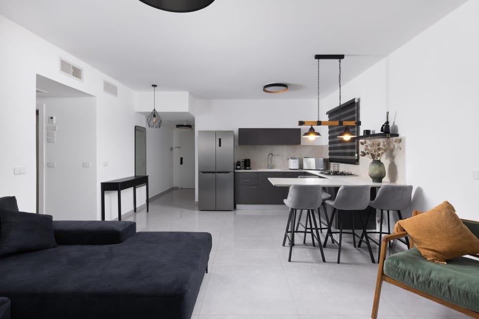 Kitchen or kitchenette, Dining area, oven, stove