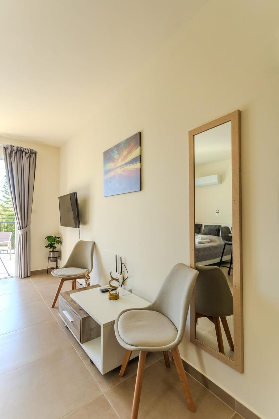 TV and multimedia, Seating area