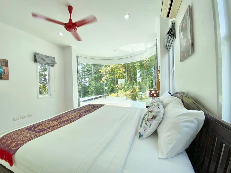 Bed, Photo of the whole room, Bedroom, fireplace