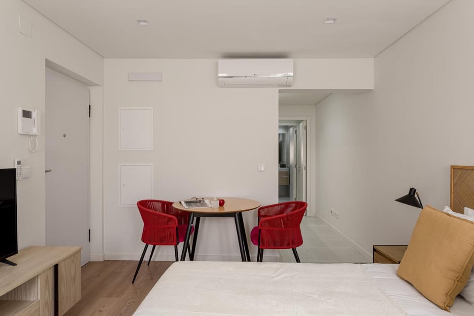 The Lisbon Retreat, Cozy Studio with Terrace Apartment in Lisbon