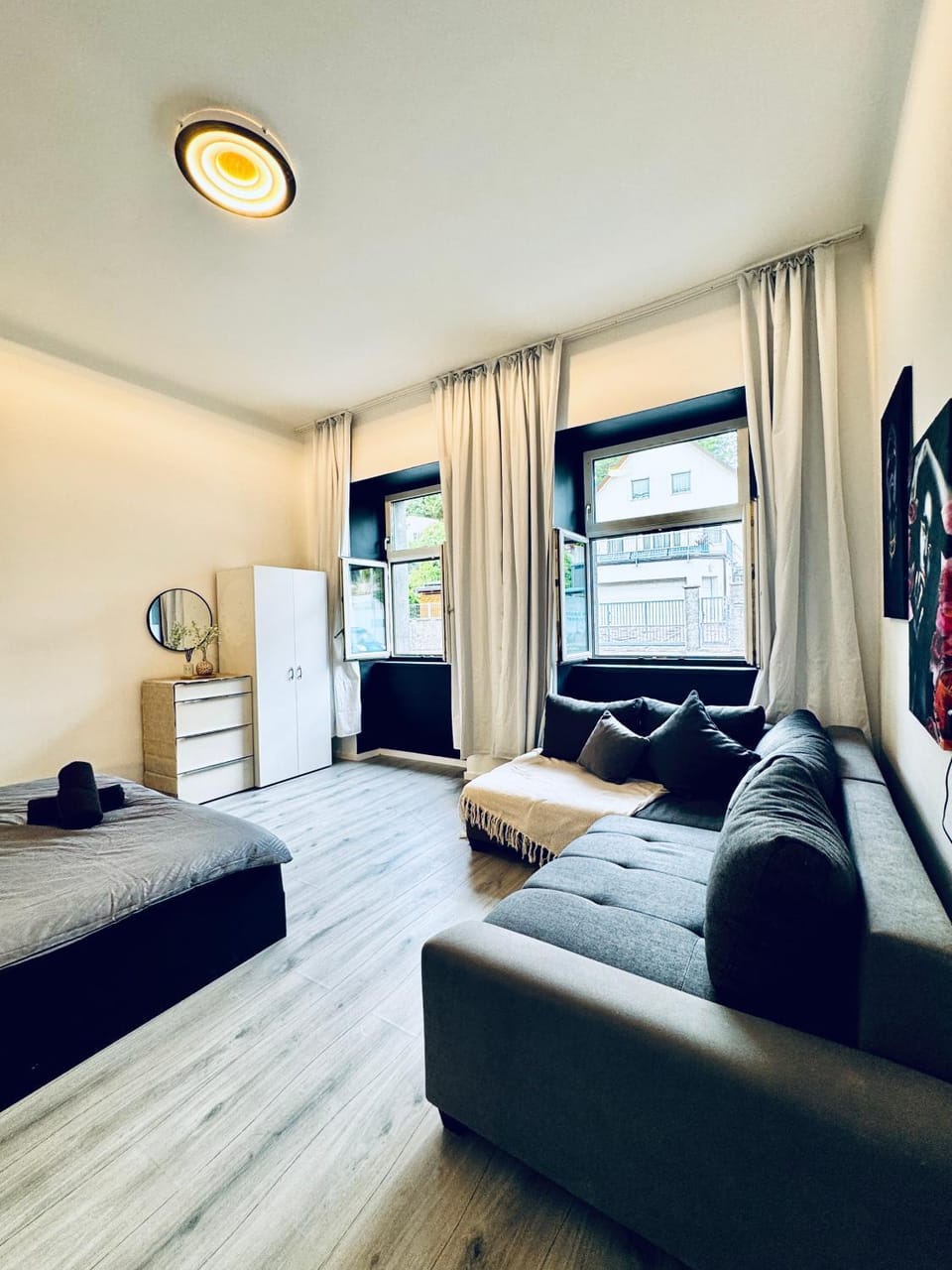 Property building, Bed, Seating area, Bedroom