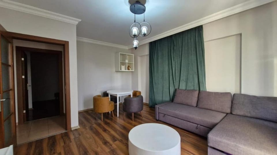 Sabina gokcene 5 dk Apartment in Istanbul