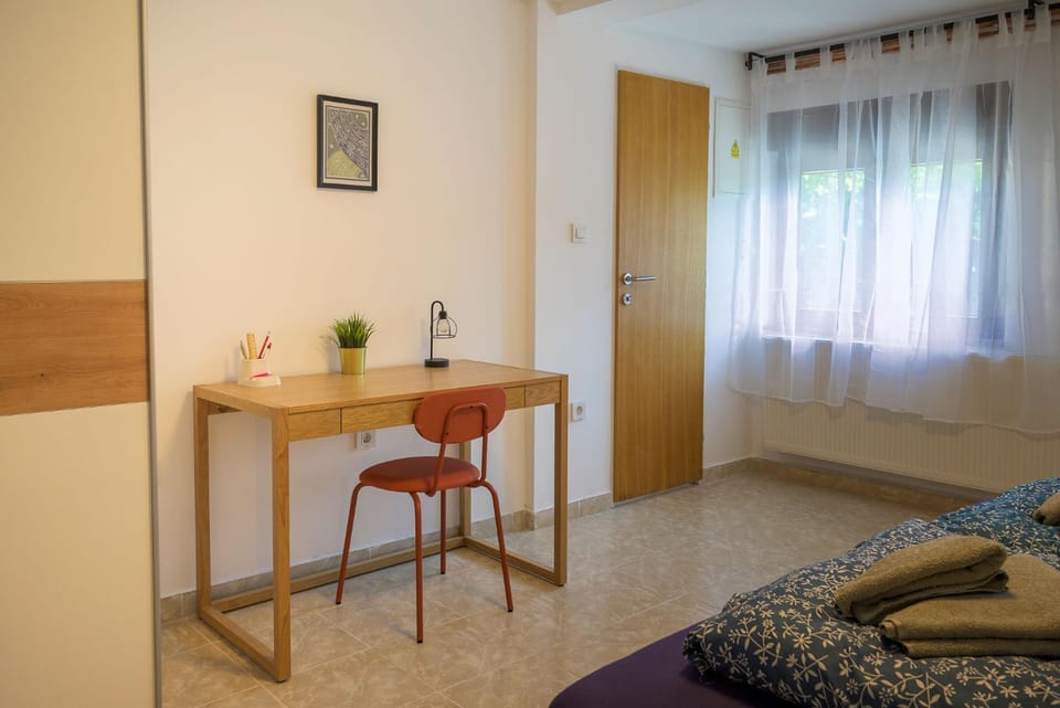 Photo of the whole room, Seating area, Bedroom