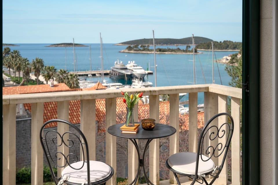 Day, Natural landscape, View (from property/room), Balcony/Terrace, Sea view