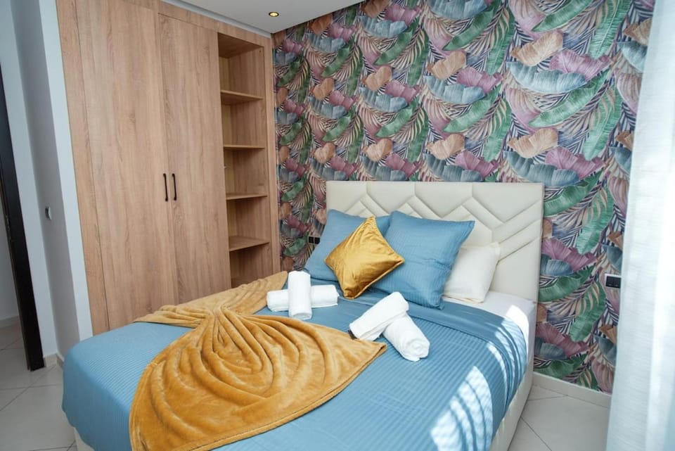 Bed, Photo of the whole room, Bedroom, towels, wardrobe