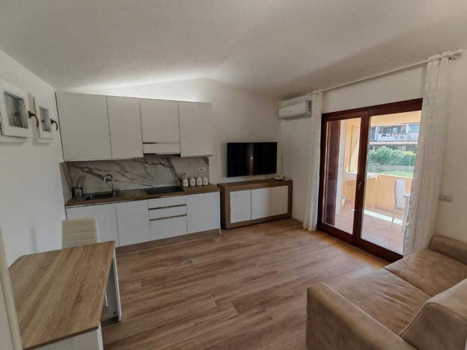 TV and multimedia, Kitchen or kitchenette, Living room