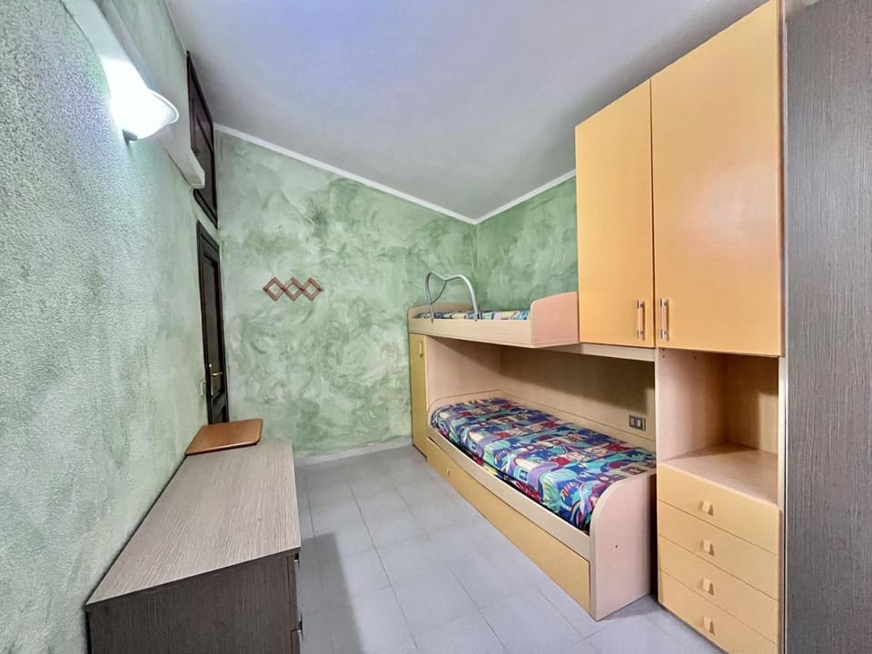 bunk bed