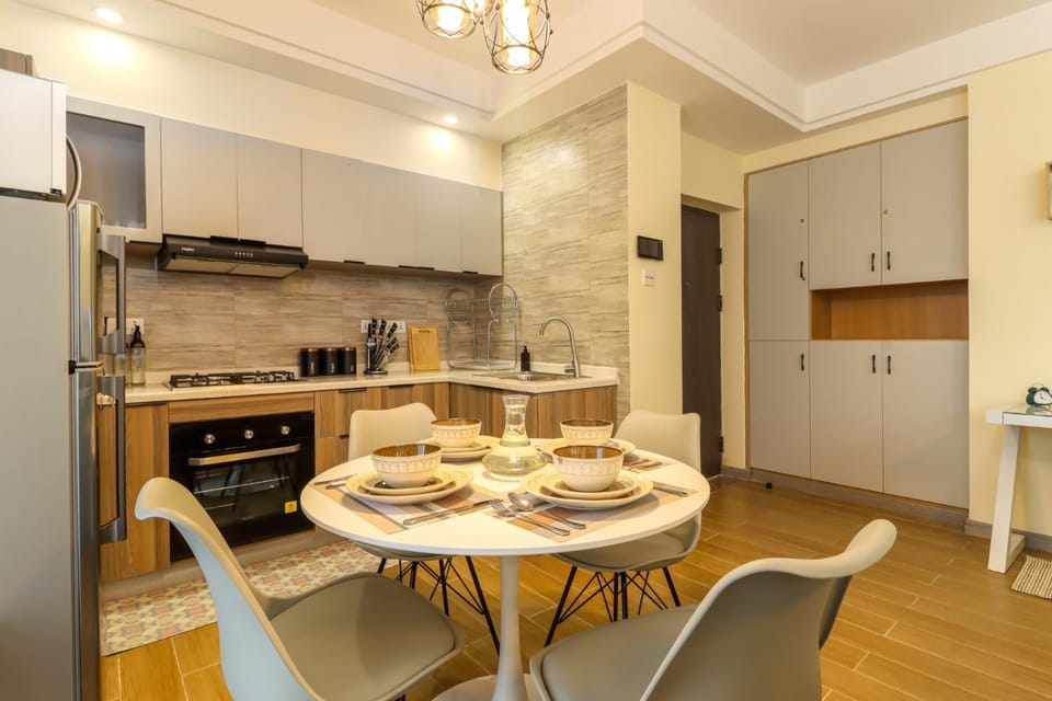 executive cozy two bedroom with `unbeatable city scenic views and heated swimming pool and well equipped gym and ample parking space and unbeatable city scenic views Apartment in Nairobi