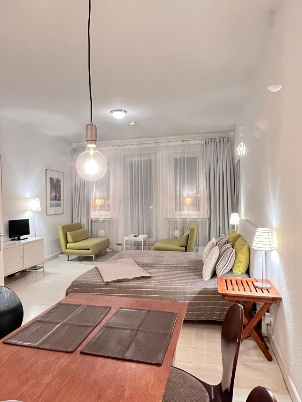 TV and multimedia, Living room, Photo of the whole room, Bedroom
