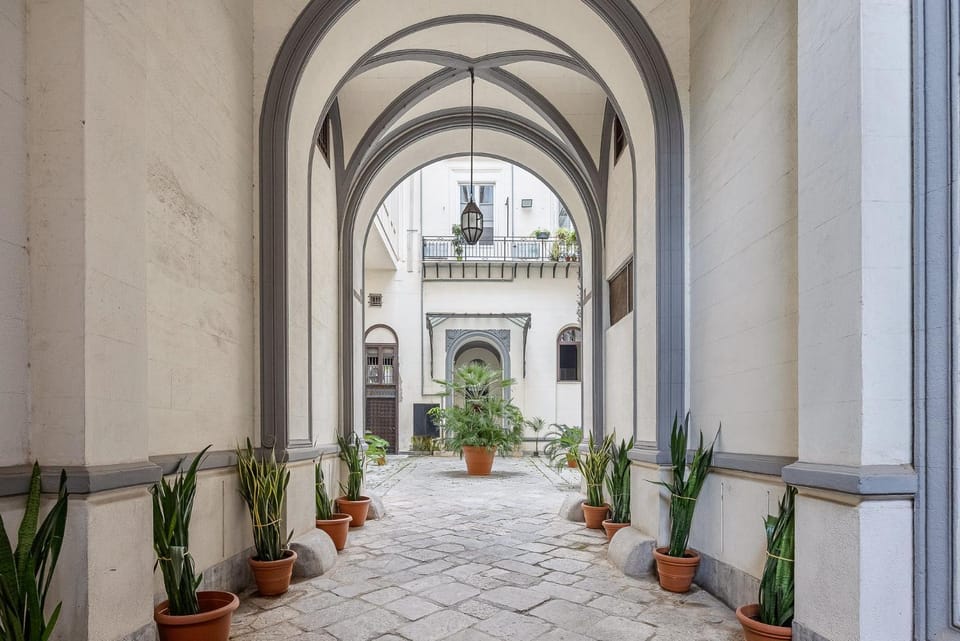 Mani San Domenico by DomuSicily Apartment hotel in Palermo
