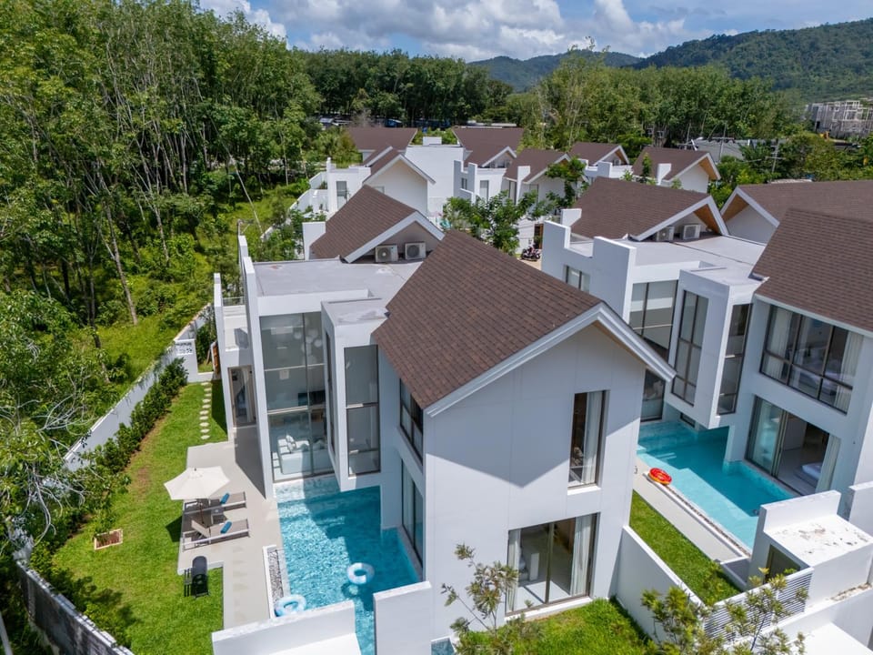 Property building, Day, Bird's eye view