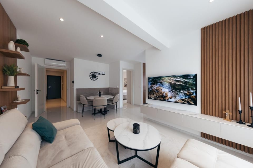 Living room, Seating area, Evening entertainment