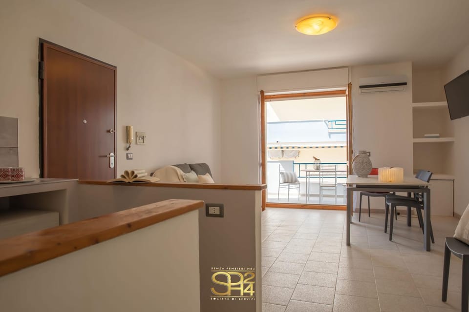 TV and multimedia, Kitchen or kitchenette, Dining area, air conditioner