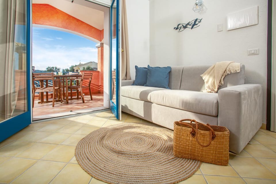 TORO's Apartment V - 4 Guests - 30'Porto cervo & FREE PARKING Apartment in Sardinia