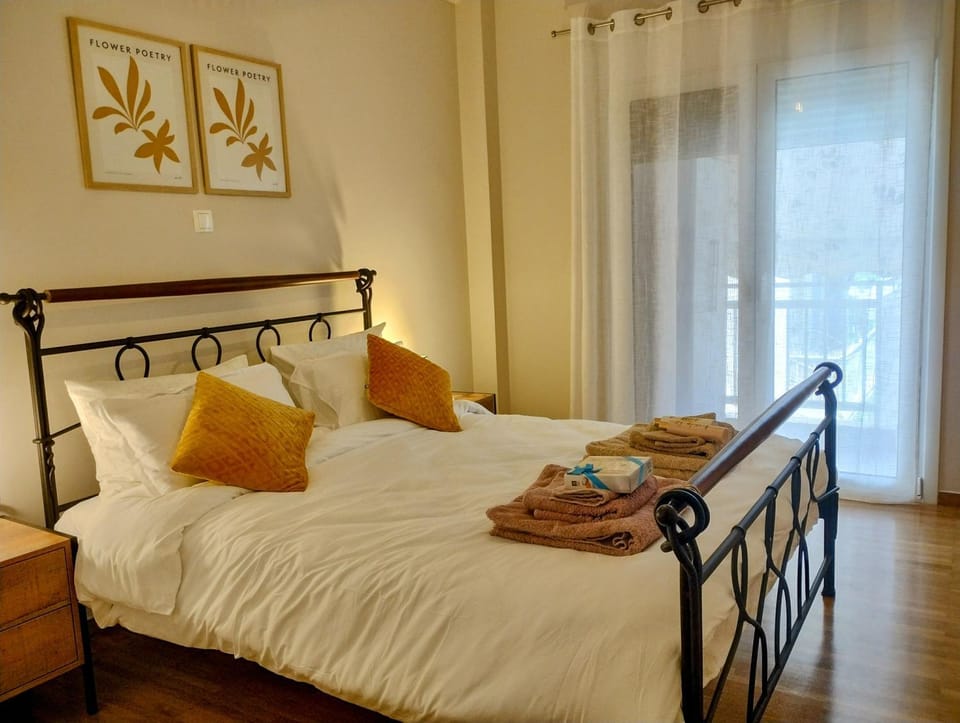 Bedroom, air conditioner