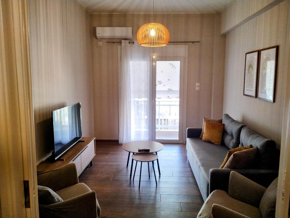 TV and multimedia, Living room, Seating area, air conditioner