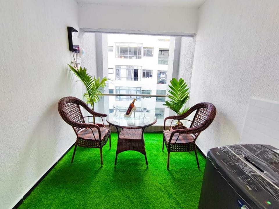 elegant executive fully furnished two bedroom apartment with ample parking space, swimming pool fully equipped gym children playing ground and amazing city views Apartment in Nairobi County