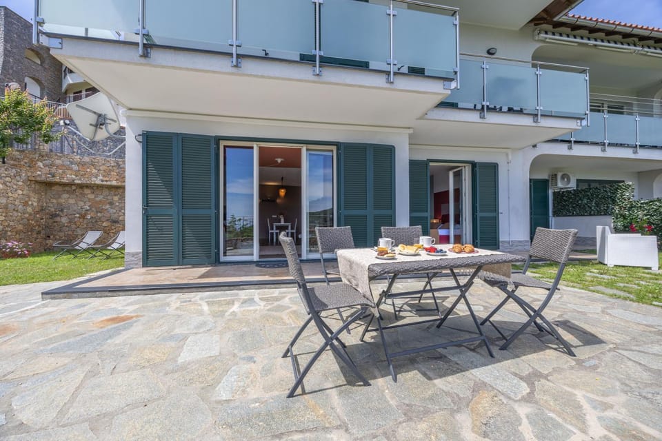 Property building, Patio, Day, View (from property/room), Balcony/Terrace, Dining area