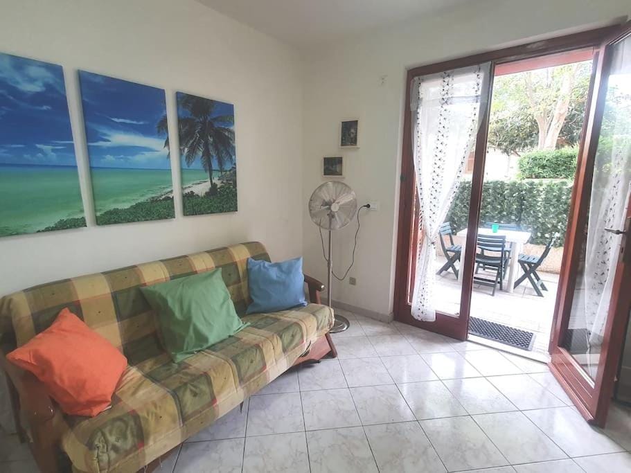 Patio, Living room, Seating area, Garden view
