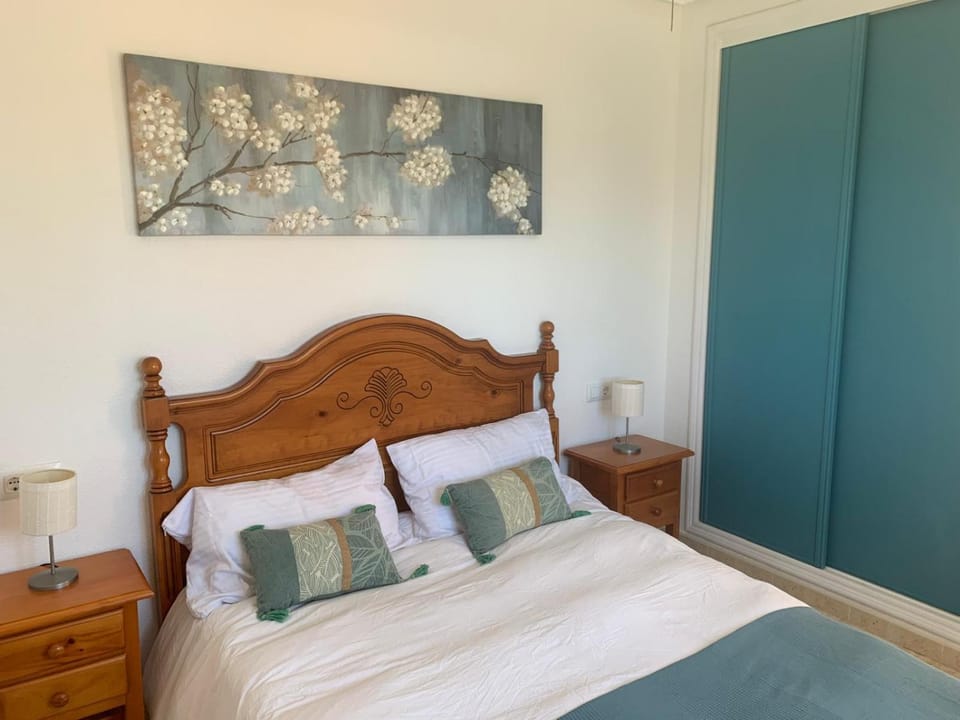 Vistas Al Mar Frente a La Playa Front Line Sea Views Apartment in Andalusia