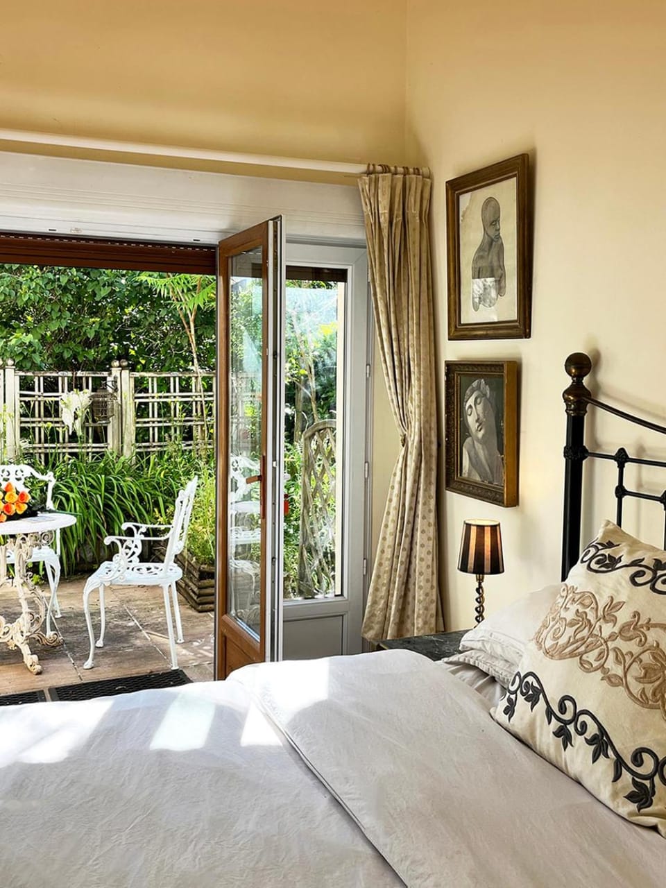 Patio, Bed, Photo of the whole room, Bedroom