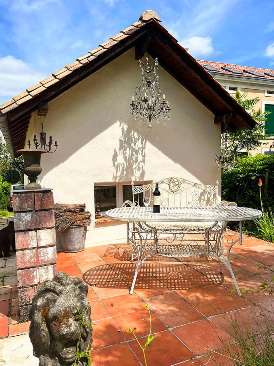 Property building, Patio, Day, Garden, Garden view