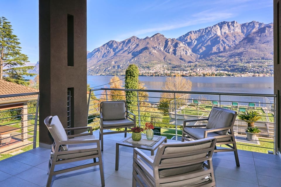 Balcony/Terrace, Lake view, Mountain view