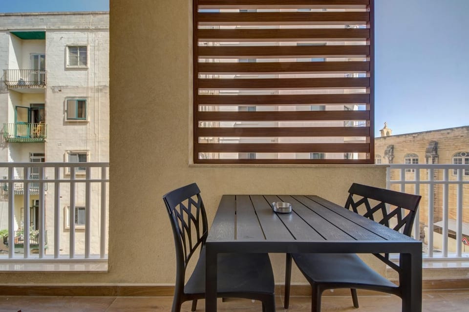 Property building, Patio, Day, View (from property/room), Balcony/Terrace, Dining area
