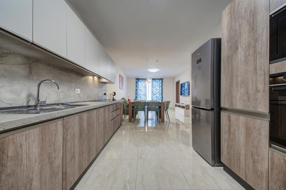 Kitchen or kitchenette, Dining area, minibar, oven, pet friendly, stove