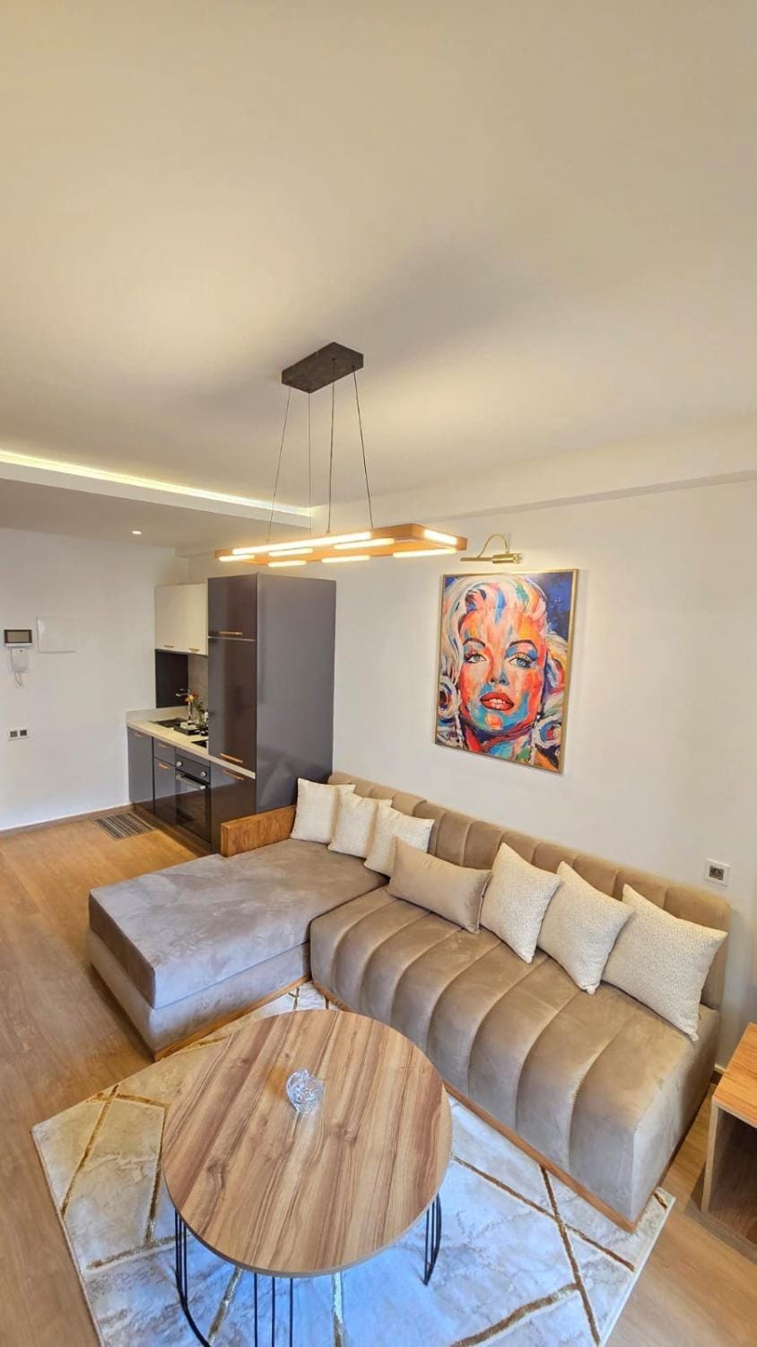 Luxury Getaway - Pool View Apartment in Agadir