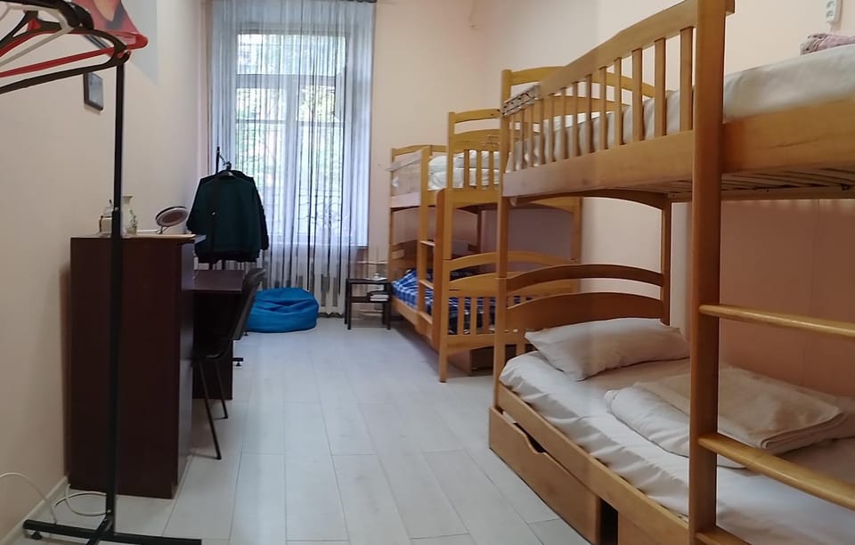 Photo of the whole room, bunk bed