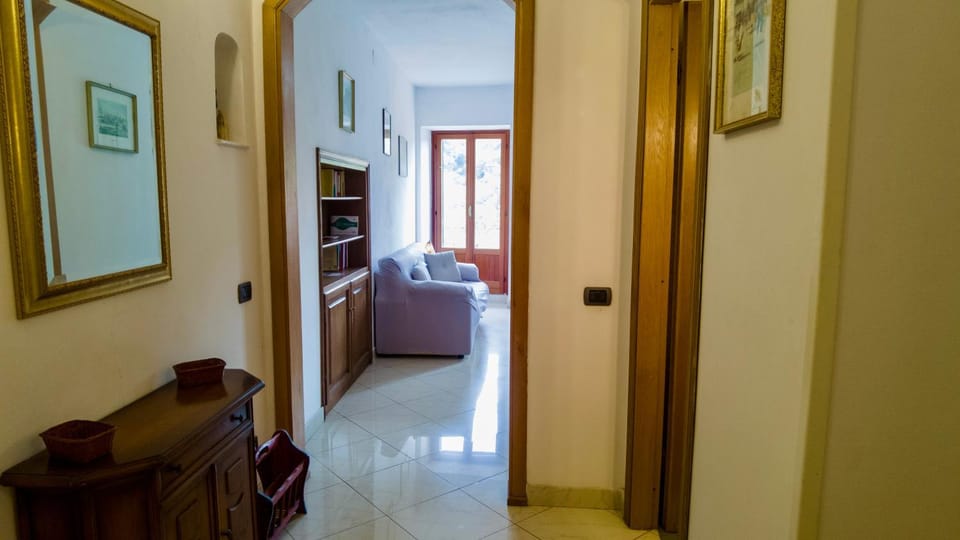 Living room, Photo of the whole room, Seating area