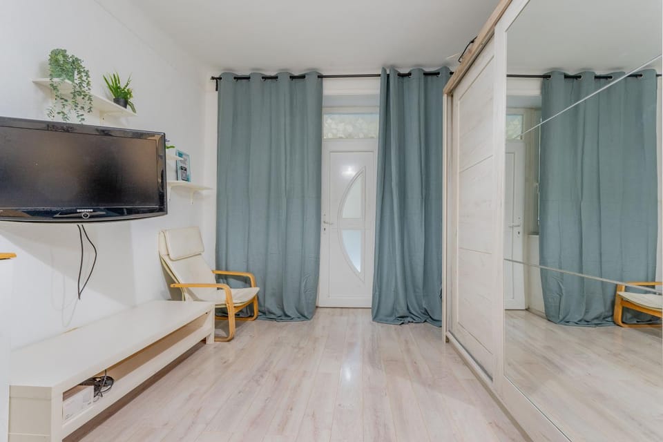 Cosy Cabin Retreat also Tiny Home in the Center Cabin in Budapest