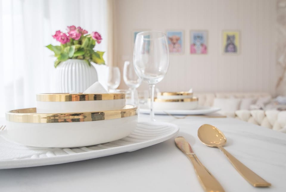 Food and drinks, Dining area