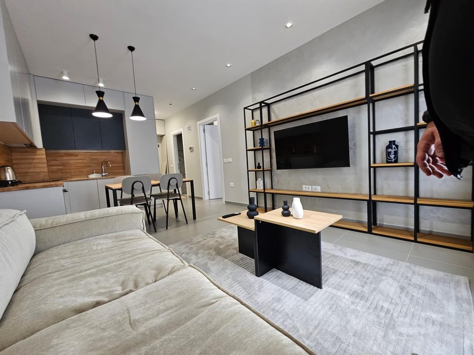 Communal lounge/ TV room, TV and multimedia, Kitchen or kitchenette, Living room, Seating area, Evening entertainment