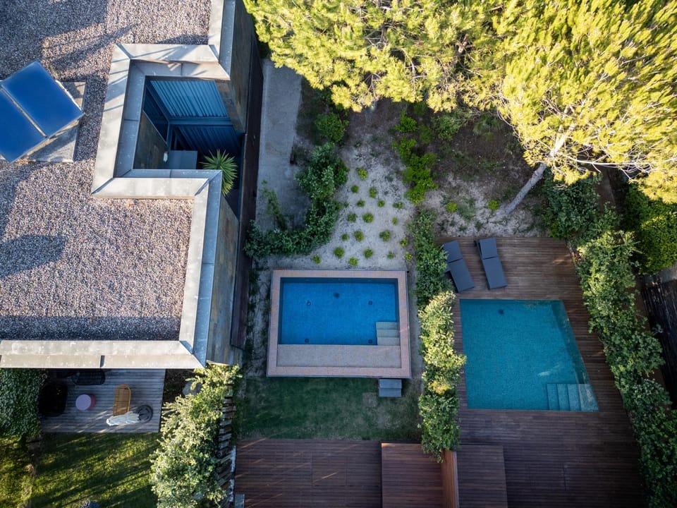 Property building, Garden