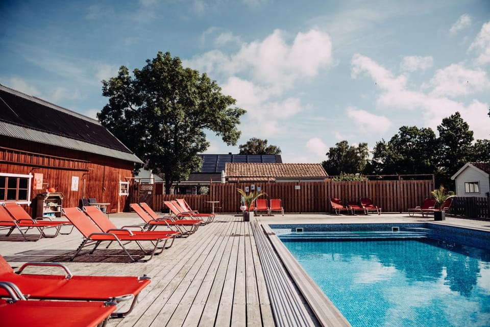 Swimming pool, Swimming pool