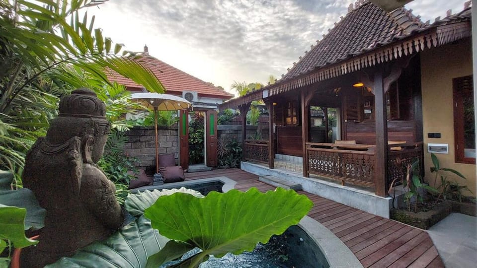 Property building, Patio, Garden