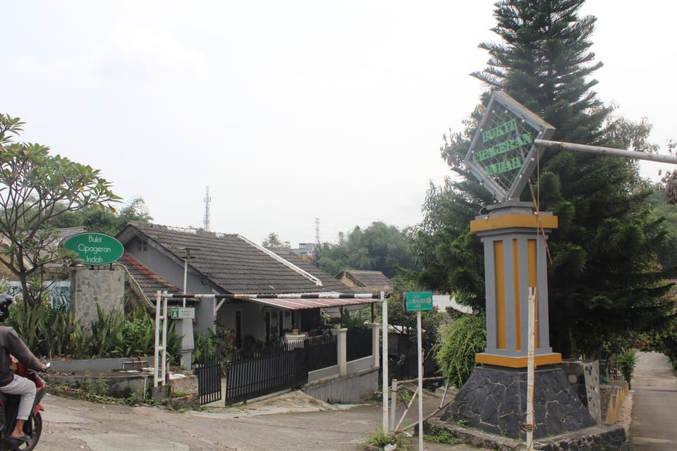 Nearby landmark, Landmark view