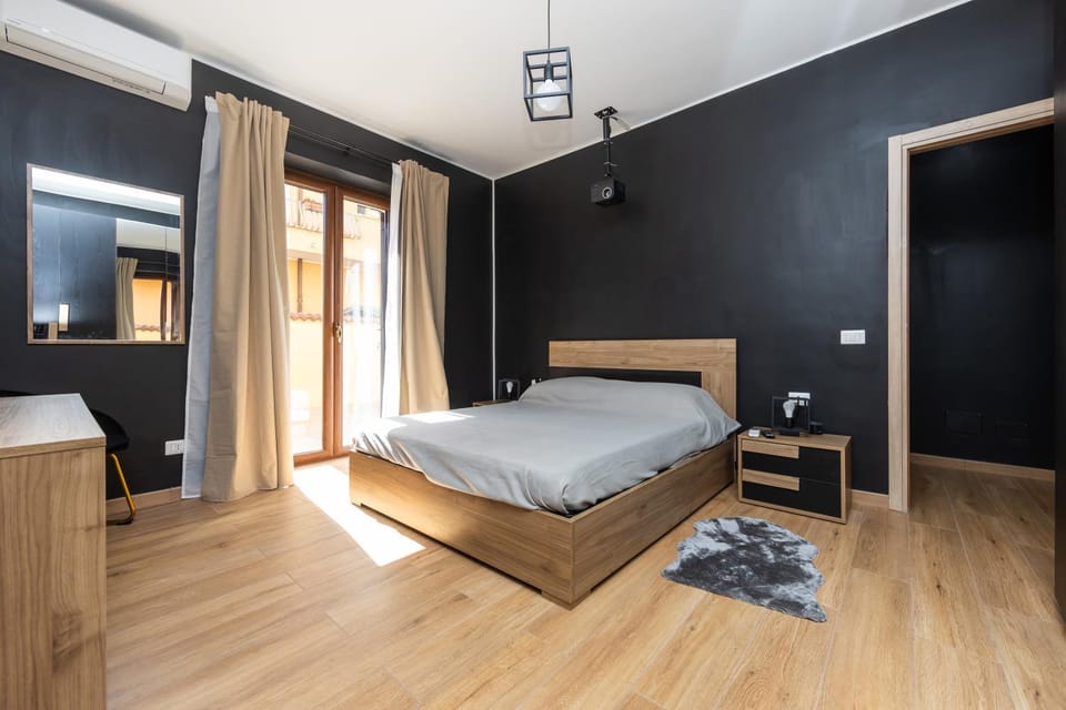Bed, Photo of the whole room, Bedroom
