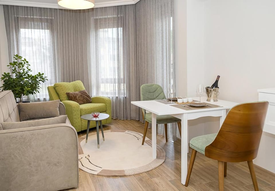 Living room, Seating area, Dining area