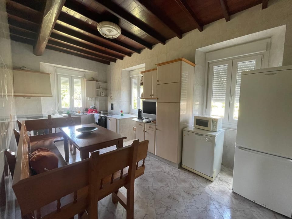 Property building, Kitchen or kitchenette, Living room