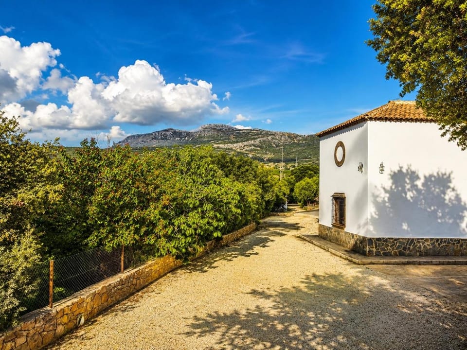 Property building, Spring, Day, Natural landscape, Mountain view