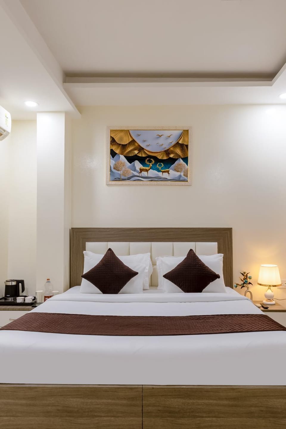 Bed, Photo of the whole room, Bedroom